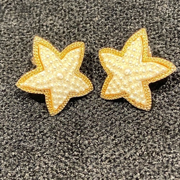 Sea shell gold tone bracelet faux pearl gold tone starfish earrings bundle - Picture 6 of 6